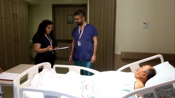 Şehir Hastanesinde Bir Hasta Eş Zamanlı İki Ameliyatla Sağlığına Kavuştu