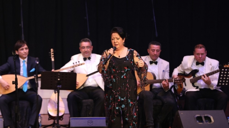 Mersin’de Türk Halk Müziği Konseri