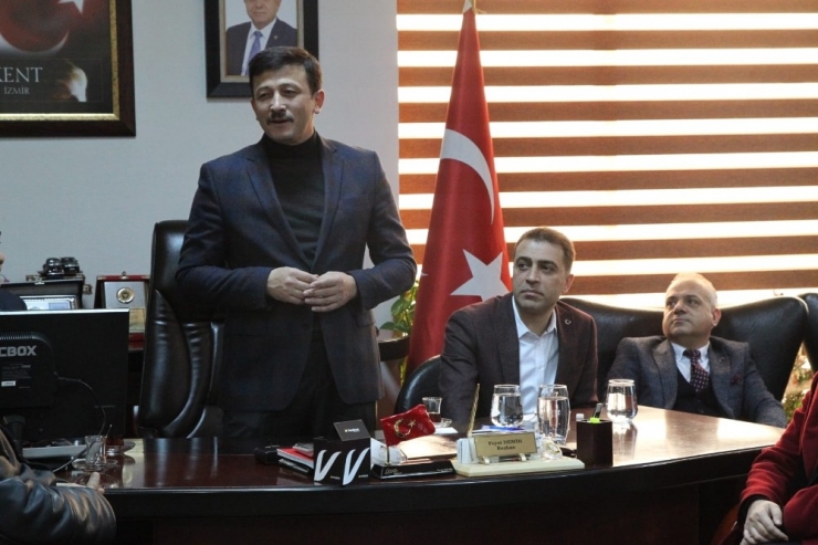 Ak Partili Hamza Dağ: "İzmir’de 3,5 Aydır Tiyatro İzliyoruz"