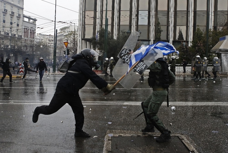 Yunanistan’daki Protestolarda 2 Türk Gözaltına Alındı İddiası