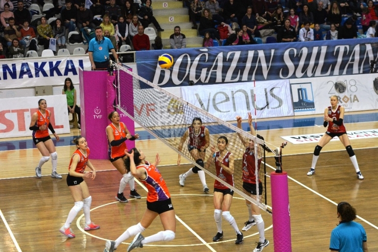 Vestel Venus Sultanlar Ligi: Çanakkale Belediyespor: 1 - Nilüfer Belediyespor: 3