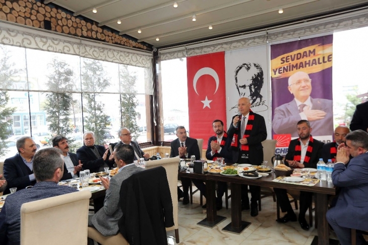 Başkan Yaşar, Gençlerbirliği Taraftarlar Derneği Üyeleri İle Bir Araya Geldi