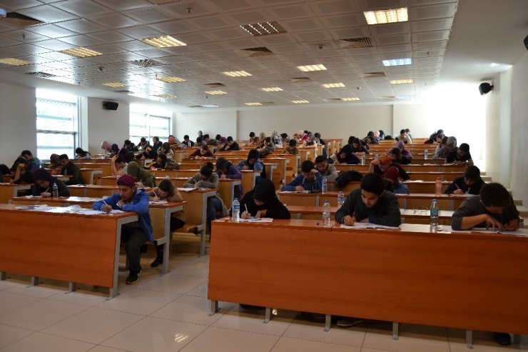 Kto Karatay Üniversitesinden Türkiye Genelinde Tyt Deneme Sınavı