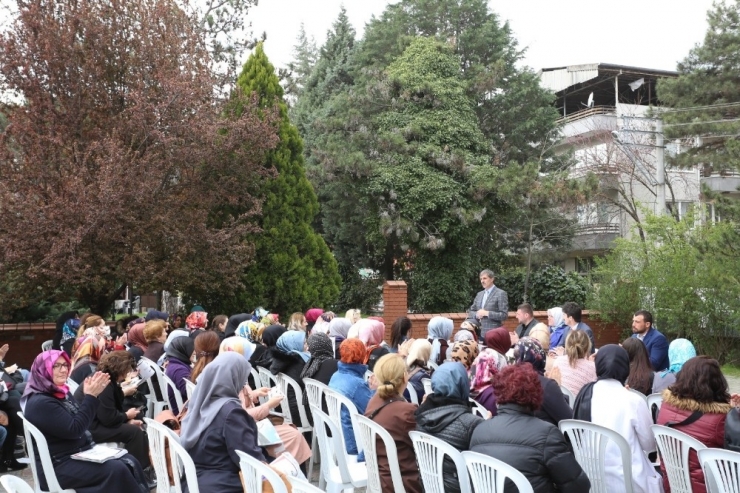 Serdivan’da Her Toplantı Miting Gibi Geçiyor