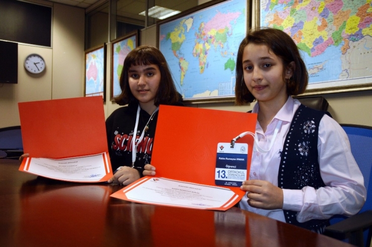 İki Arkadaş Bir Araya Gelerek Bir Oyun Yaptı, Tübitak Ödülünü Kaptı