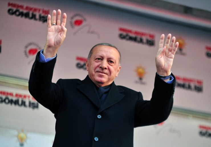 Cumhurbaşkanı Erdoğan: ’’Şehirlerimizi Hendek Terörüyle İşgal Etmeye Çalışan Bölücüleri Kazdıkları Çukurlara Gömdük’’