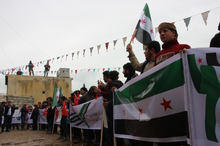 Suriye Halkından Türk Askerine Destek Gösterisi