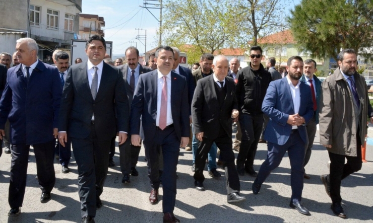 Tarım Bakanı Pakdemirli: “Bunların İzmir’e Hizmet İle İlgili Dertleri Yok”