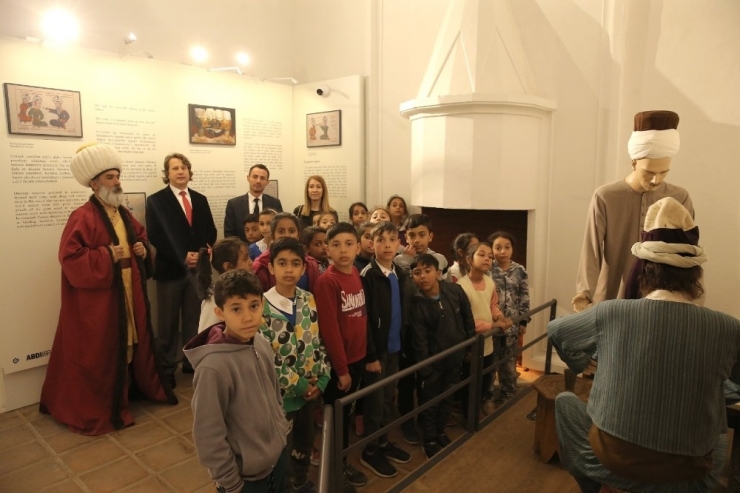 Trakya Üniversitesiden ‘Gönül Elçileri-çocuk Akademisi’ Projesi
