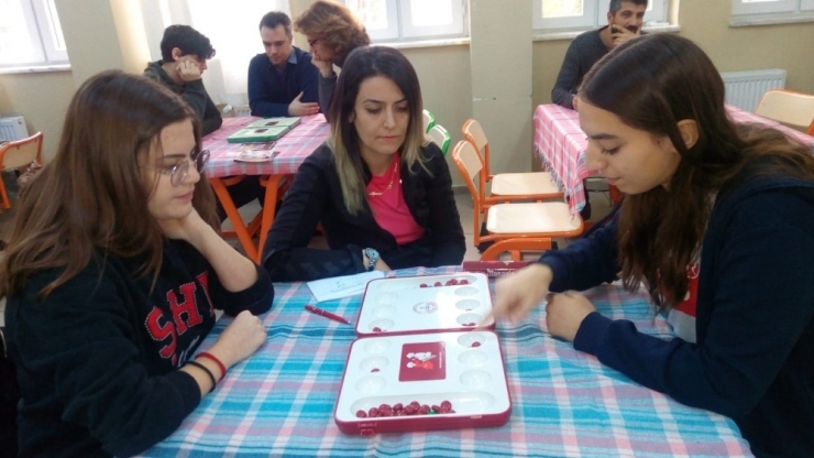 Eskişehir Hacı Süleyman Çakır Kız Anadolu Lisesi, ‘3’ncü Geleneksel Türk Akıl Oyunları Turnuvası’ Düzenledi