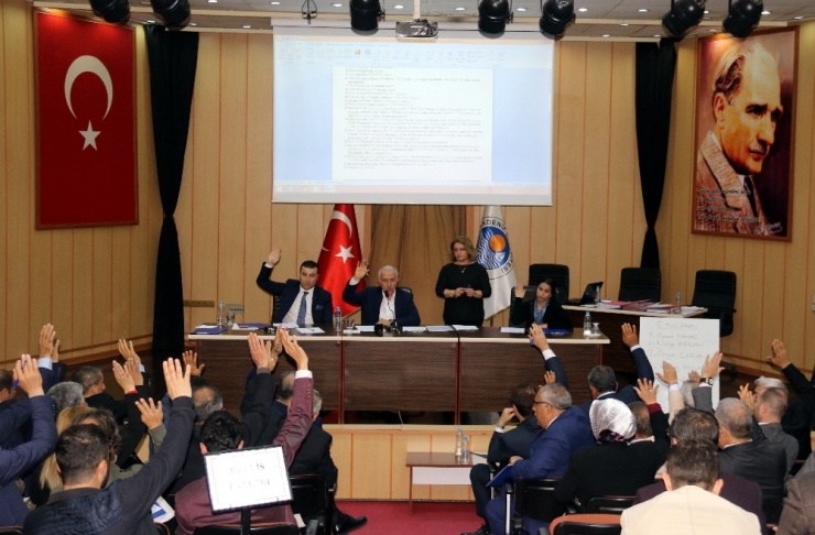 Akdeniz Belediye Meclisi, Yeni Dönemin İlk Toplantısını Yaptı