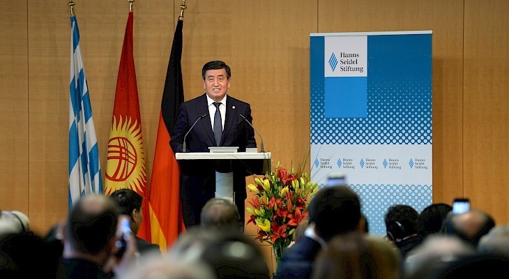 Kırgızistan Devlet Başkanı Ceenbekov’un Berlin Temasları