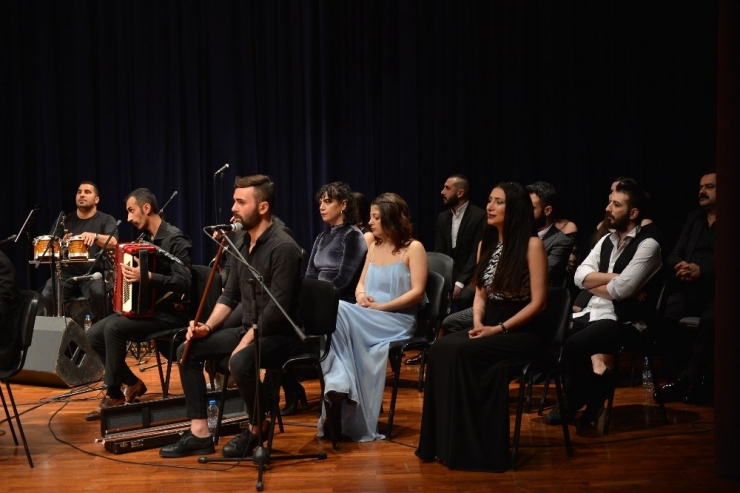 Hangimiz Sevmedik Türk Halk Müziği Konseri Saü’de Düzenlendi