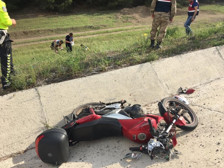 Sivas’ta Motosiklet Kazası:2 Yaralı