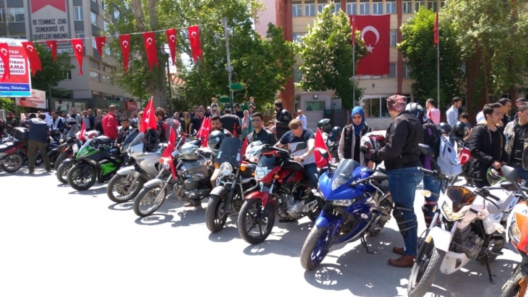 Motosiklet Ve Off-road’culardan Türk Bayraklı Kortej