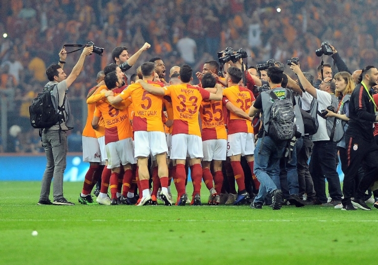 Galatasaray 9 İsim İlk Kez Şampiyonluğu Tattı