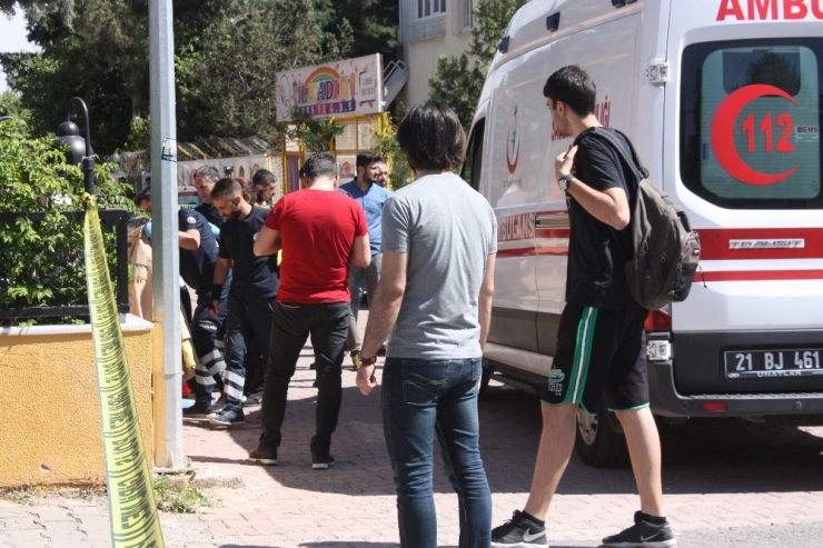 Diyarbakır’da Koca Dehşeti: Otomobilden İnen Eşine Kurşun Yağdırdı
