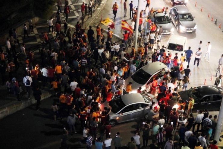 Şanlıurfa’da Galatasaraylı Taraftarın Şampiyonluk Sevinci