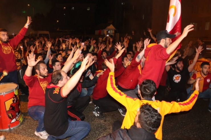 Karabük’te Galatasaraylıların ’Şampiyonluk’ Kutlamaları