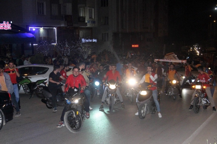 Kilis’te Galatasaraylı Taraftarların Şampiyonluk Kutlaması