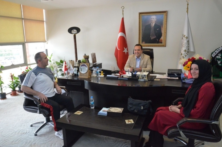 Türkiye Üçüncüleri, Kupalarını Başkan Dutlulu İle Paylaştı