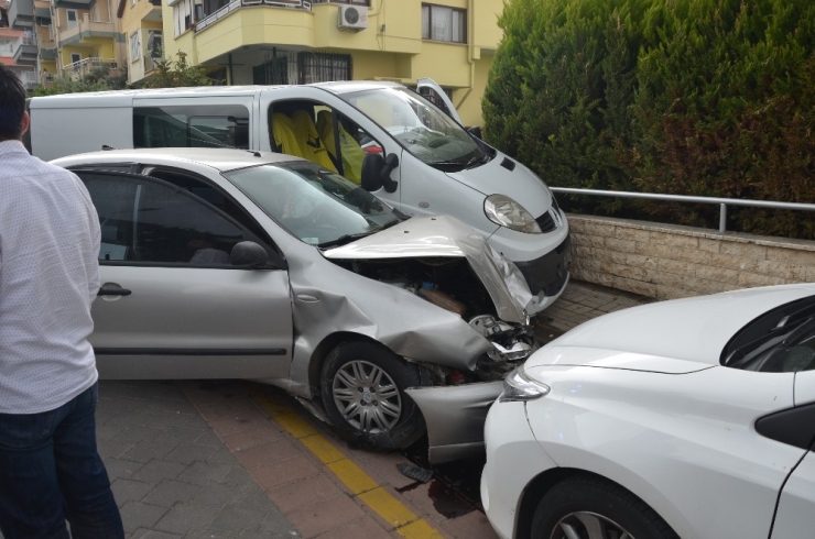 Denizli’de Mahalleliyi Ayağı Kaldıran Trafik Kazası