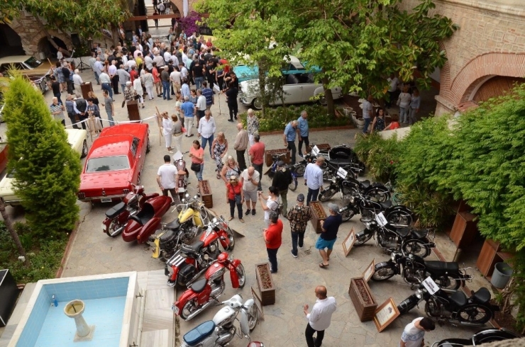 Kervansaray’da Klasik Otomobil, Motosiklet Ve Antika Soba Sergisi Açıldı