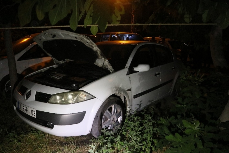 Sahura Kalkan Kişi Otomobilini Kundaklanmaktan Son Anda Kurtardı