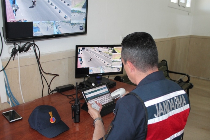 Diyarbakır İl Jandarma Komutanlığından Dronelu Trafik Denetimi