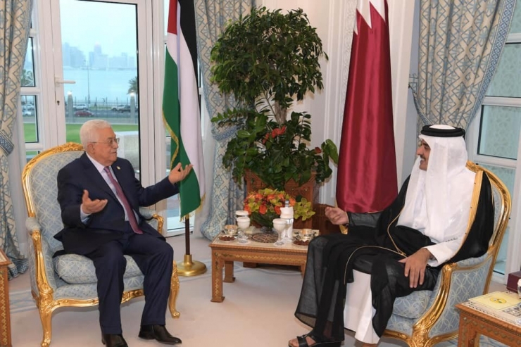 Filistin Devlet Başkanı Abbas Doha’da Katar Emiri İle Görüştü