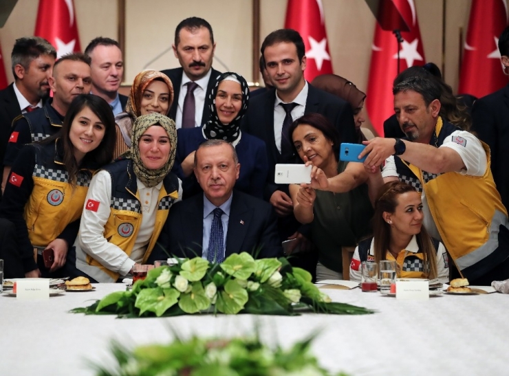 Cumhurbaşkanı Erdoğan: “29 Bin 689 Yeni Sağlık Çalışanını Kamuda İstihdam Edeceğiz”