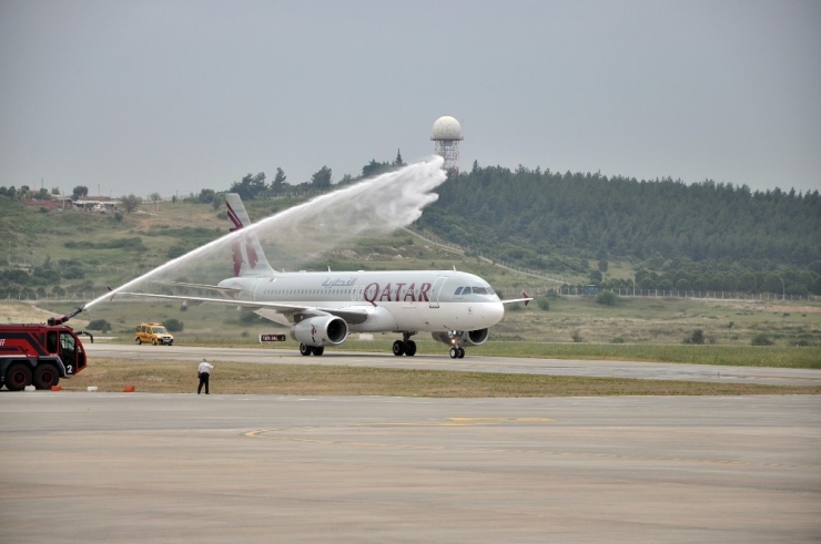Qatar Airways’in İlk Uçağı İzmir’e İniş Yaptı