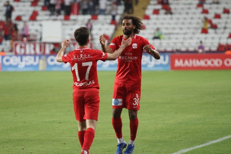 Antalyaspor’da Sangare’ye Milli Davet