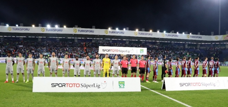 Spor Toto Süper Lig: Çaykur Rizespor: 1 - Trabzonspor: 3 (İlk Yarı)