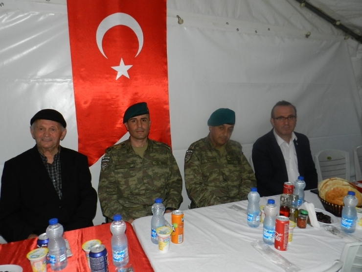 Türk Askeri Vatandan Uzakta İftarını Kosova Halkıyla Birlikte Açıyor