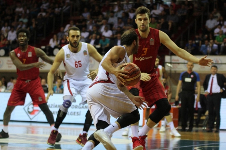 Gaziantep Basketbol Seriyi Eşitledi