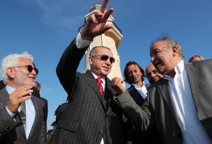 Cumhurbaşkanı Erdoğan, Demokrasi Ve Özgürlükler Adasında İncelemelerde Bulundu