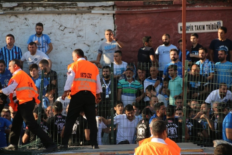 Hatayspor - Adana Demirspor Maçının Ardından Saha Karıştı