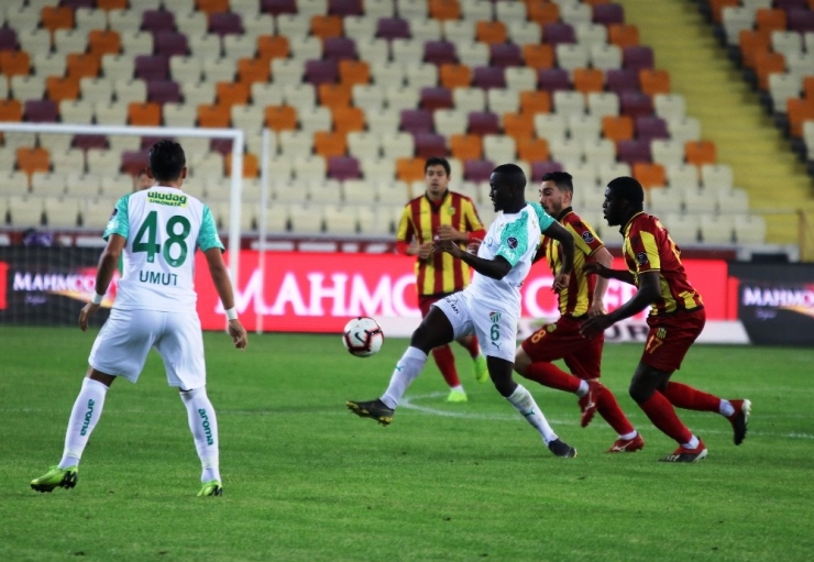 Spor Toto Süper Lig: E. Yeni Malatyaspor: 0 - Bursaspor: 2 (İlk Yarı)