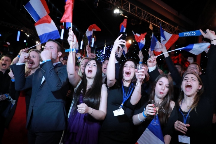 Fransa’da Ap Seçimleri: Aşırı Sağcı Ulusal Cephe Liderliğini Sürdürüyor