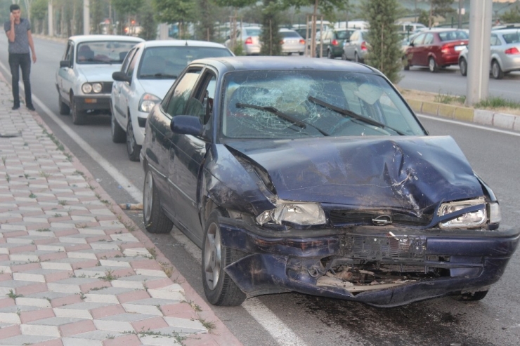 Elazığ’da Trafik Kazası: 9 Yaralı