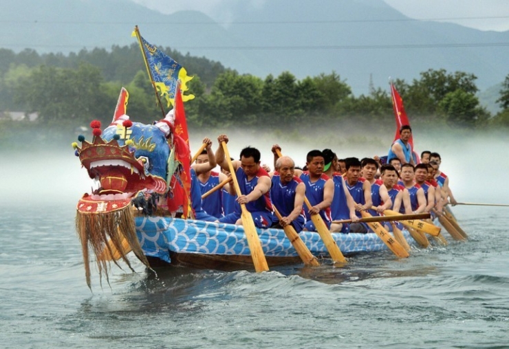 Hong Kong’da Ejderhalı Tekne Festivali Heyecanı