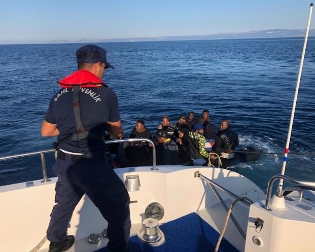 İzmir’de 75 Kaçak Göçmen Yakalandı