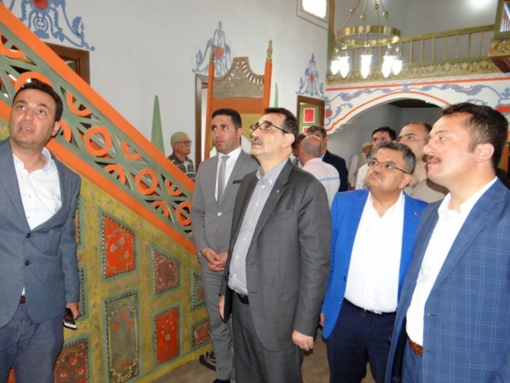720 Yıllık Camiyi Restorasyon Sonrası İbadete Bakan Dönmez Açtı