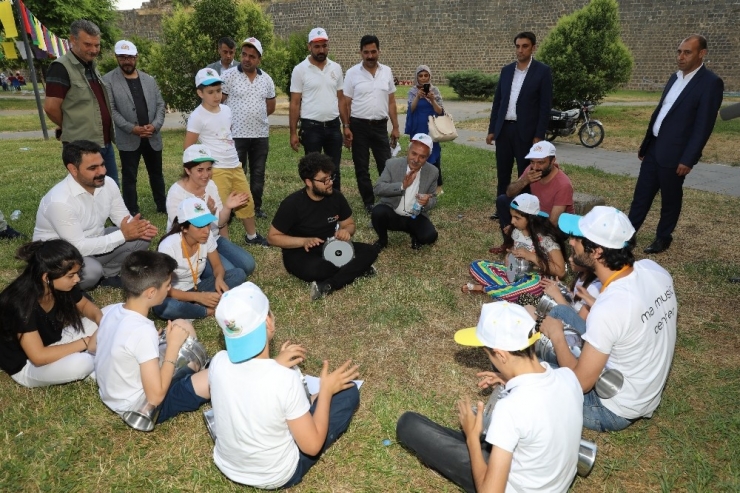 Diyarbakır’da 4 Gün Sürecek Olan ‘Sur Çocuk Festivali’ Başladı