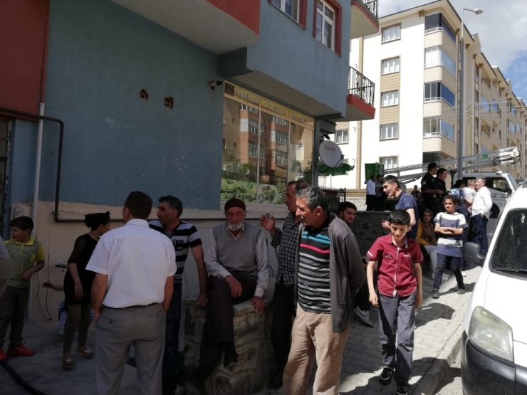 Asansör Boşluğunda Yakılan Çöpler Az Kalsın Faciaya Neden Oluyordu