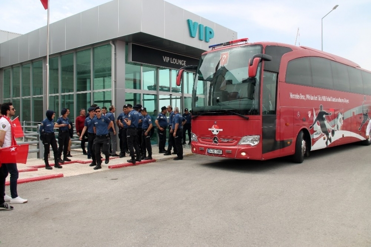 A Milli Takım, İzlanda’ya Gitti