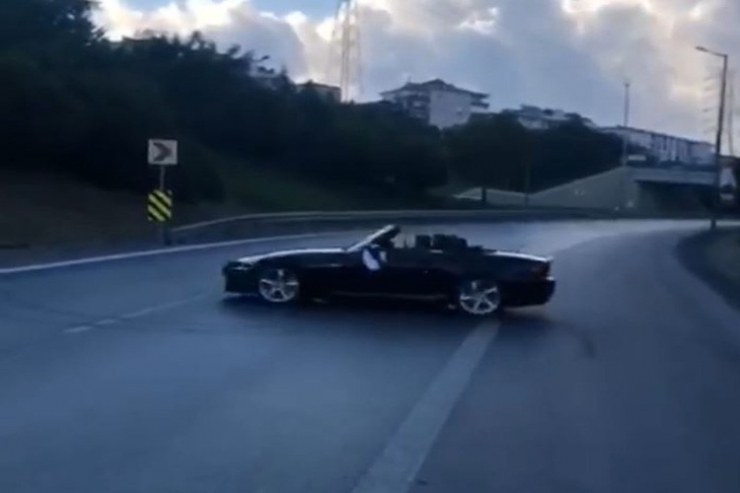 Tem Otoyolunda Lüks Otomobilli Düğün Konvoyunda “Drift” Terörü