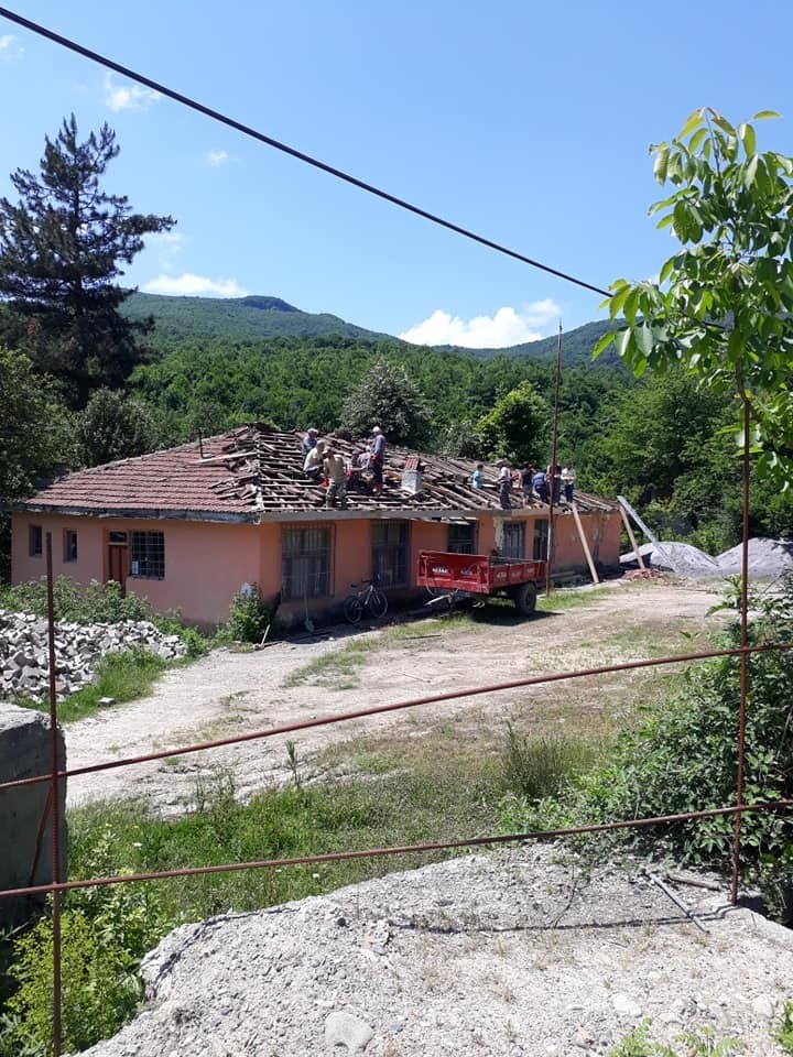 Köy Halkı Tarihi Okula Sahip Çıkıyor