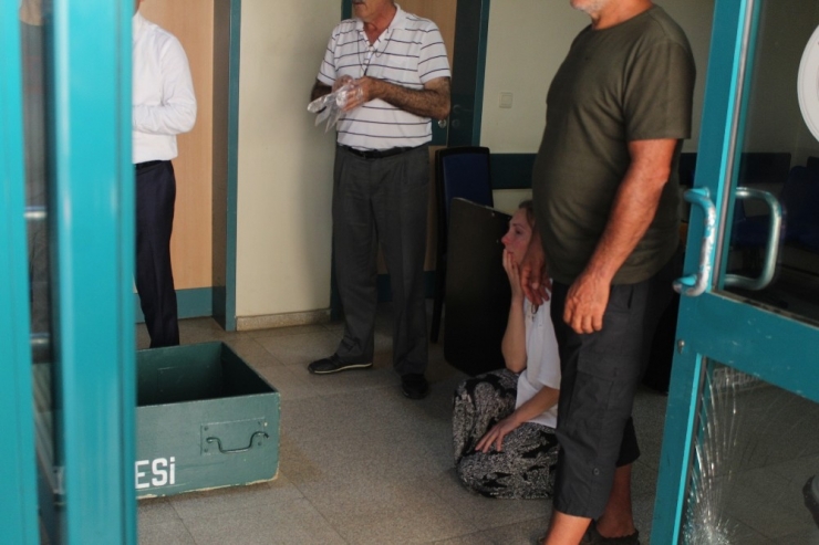Ukraynalı Kadın, Pilot Eşinin Cenazesine Son Kez Baktı